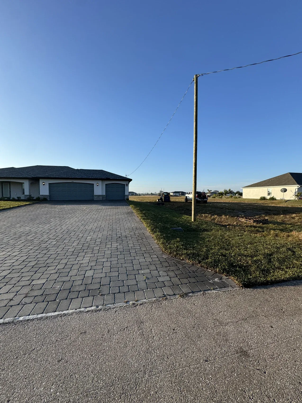 Finished, freshly maintained front-yard lawn in Cape Coral